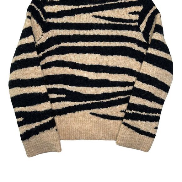 Madewll Women's Size XS Tiger Stripe Shrunken Pullover‎ Sweater - Picture 7 of 10